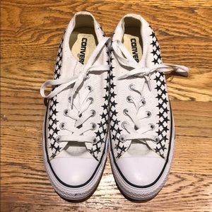 Low top white and black star converse